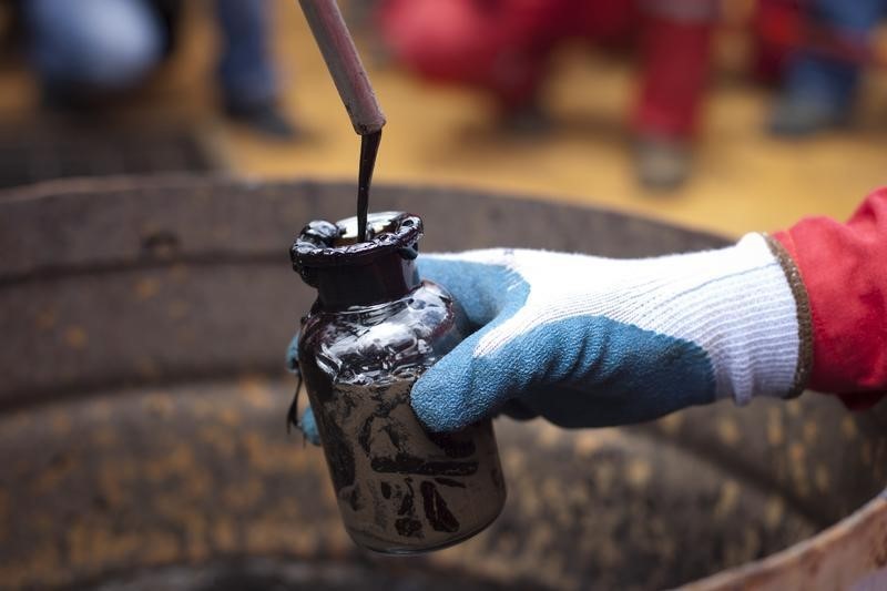 Perfect Storm Hits Oil as OPEC Deal Collides With New Covid, Growth Worries