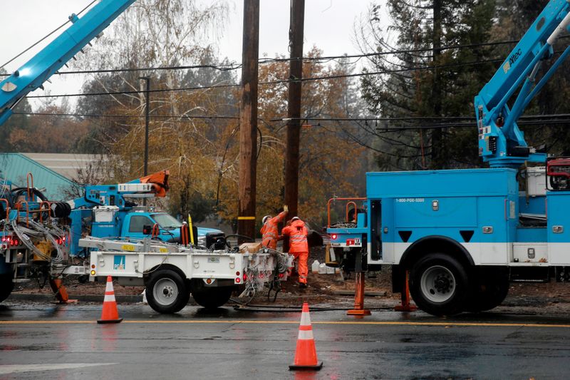 California's PG&E to bury 10,000 miles of power lines to prevent wildfires