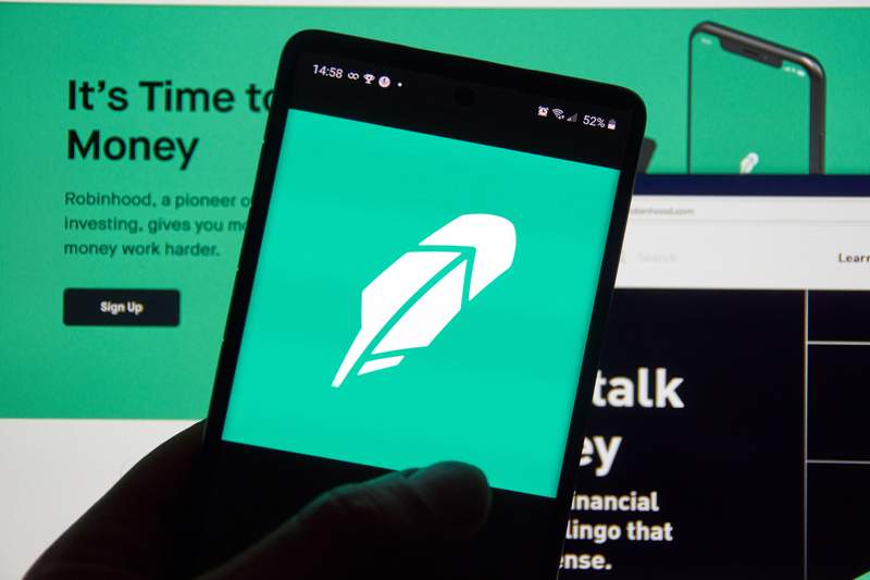 Robinhood Jumps in Debut on Nasdaq, Then Loses Steam