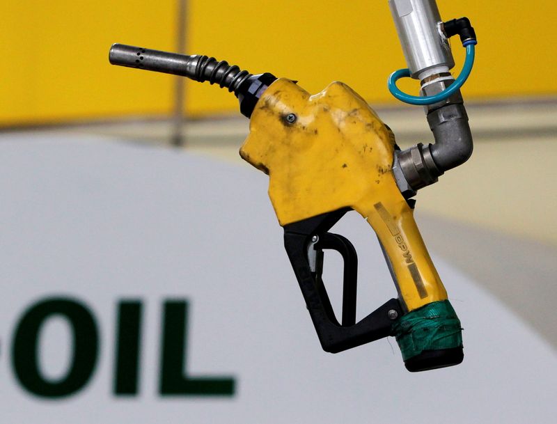 U.S. oil heads for largest weekly loss since Oct as Delta variant fans demand worries
