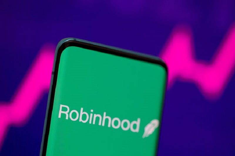 Robinhood Drama, Deere, Foot Locker Sales: 3 Things to Watch