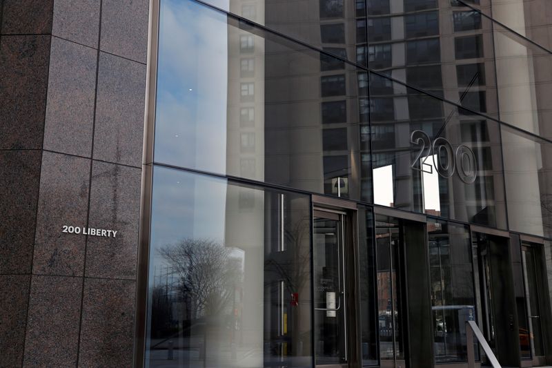 Goldman Sachs to mandate COVID vaccine for staff, visitors at U.S. offices -memo