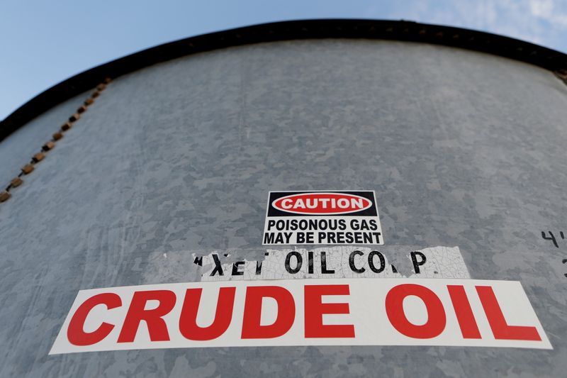 Oil climbs as storm approaches Gulf of Mexico production hub
