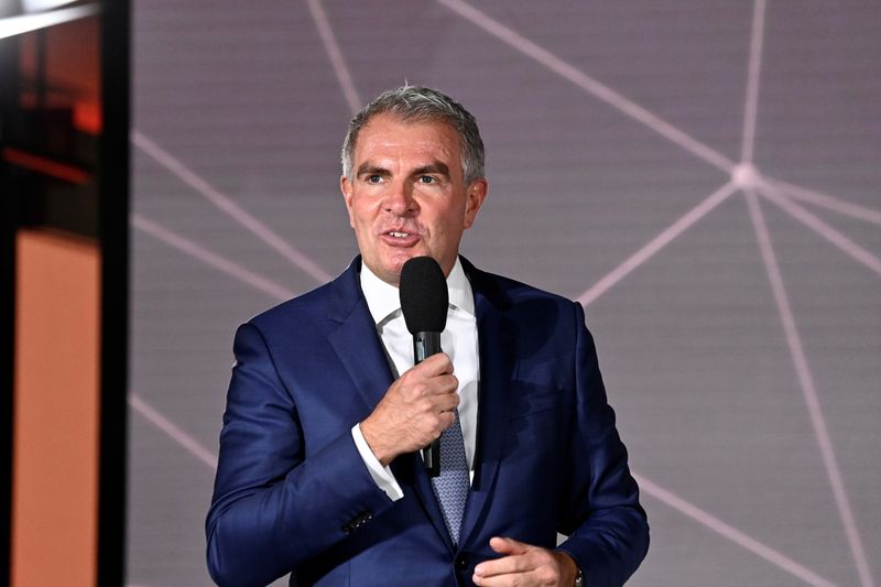 Lufthansa cash-positive this summer, rescue deal on track - CEO
