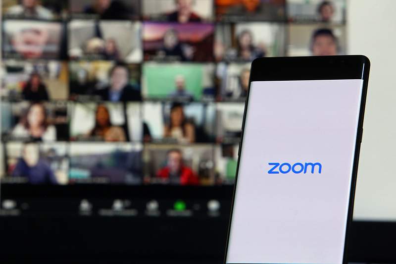 Zoom, Robinhood Fall Premarket; Designer Brands Rises