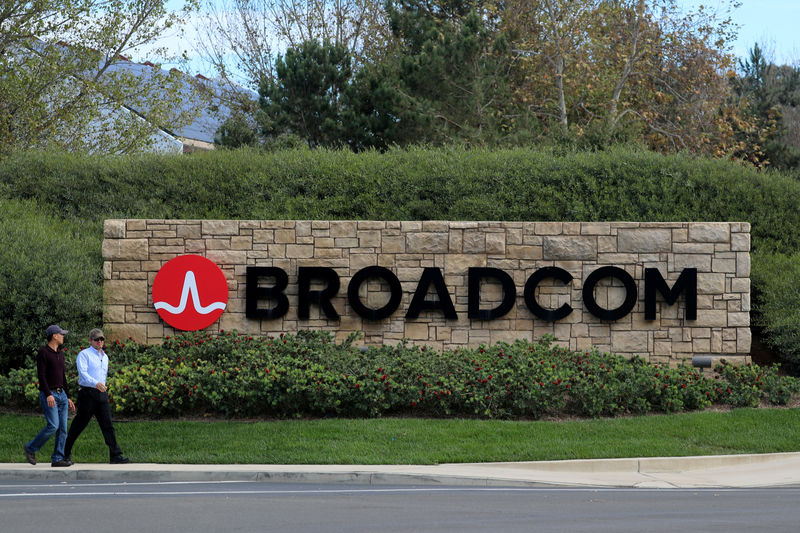 Broadcom Gains on Positive Outlook as 5G Drives Q3 Sales Above Estimates