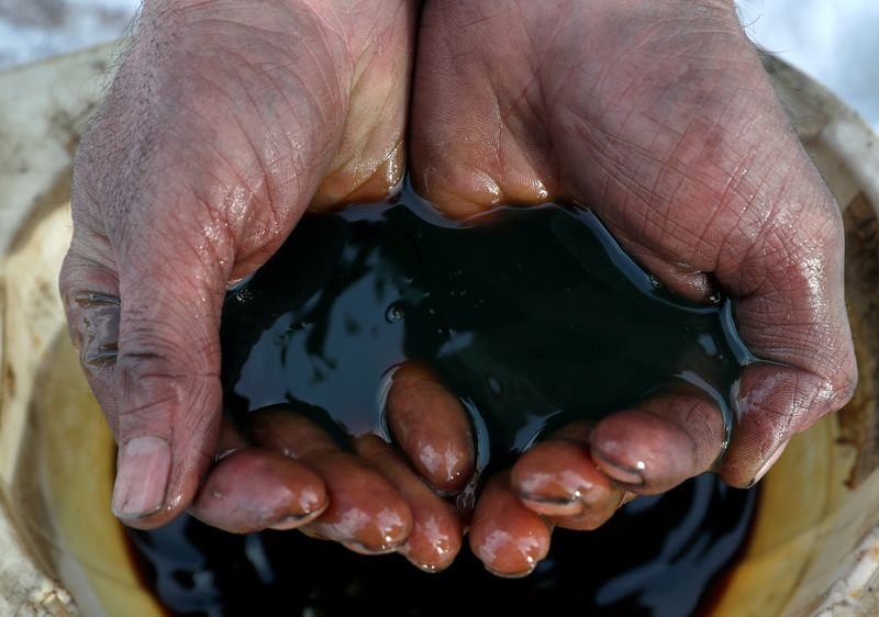 Saudi Arabia slashes crude prices to Asia; U.S., Europe prices steady