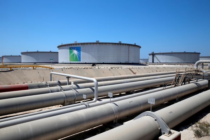 Oil extends losses after deep Saudi price cuts signal demand concerns