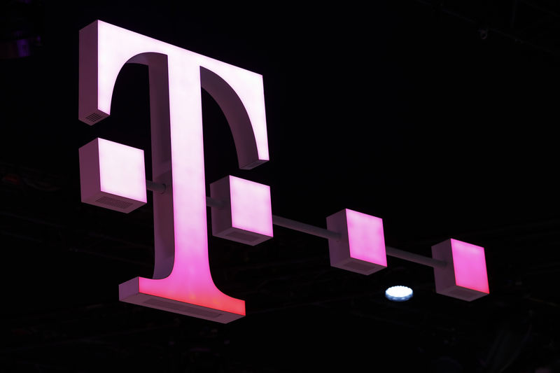 European Stocks Edge Lower; Deutsche Telekom Shines After Deal