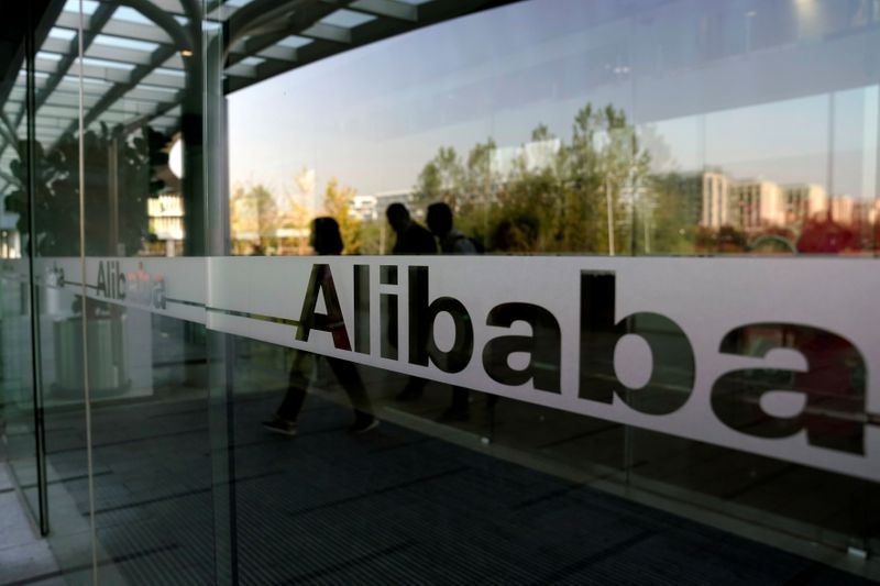 China tells internet companies to stop blocking each others' links