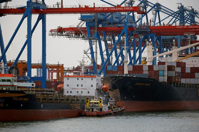 Indonesia Aug exports, imports seen staying strong on resources boom: Reuters poll