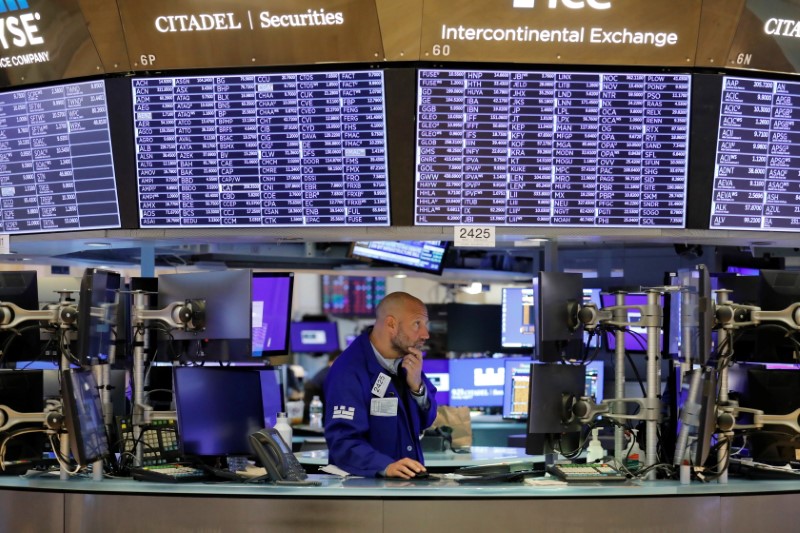 Investors turn bearish on global economy though positioning upbeat - BofA survey