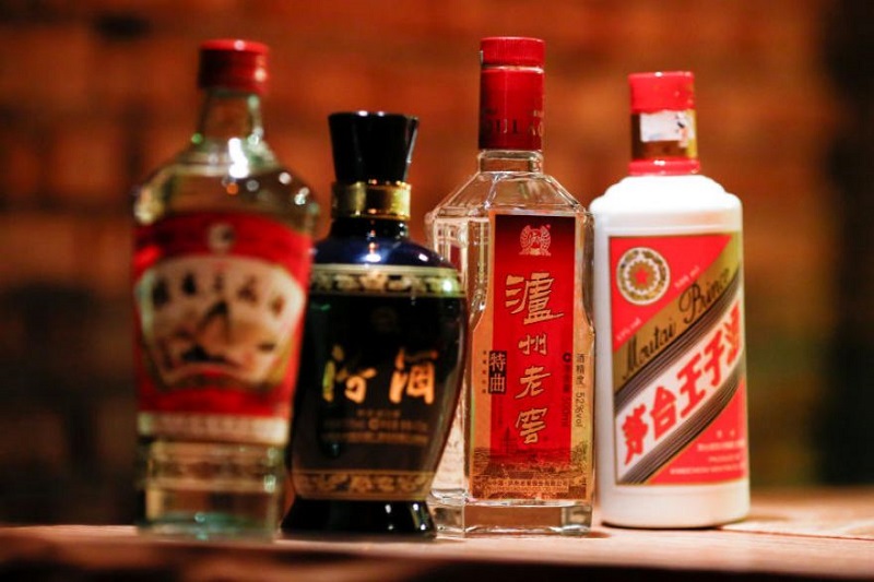 A股异动:中证白酒指数大涨近7%,泸州老窖一字涨停