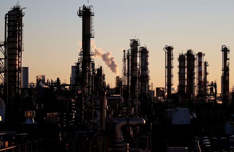 Japan's Aug factory output extends declines on car production cuts