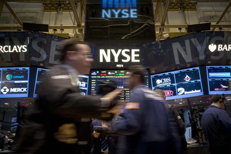 S&P 500 Ends Week Higher as Jobs Miss Fails to Dent Optimism