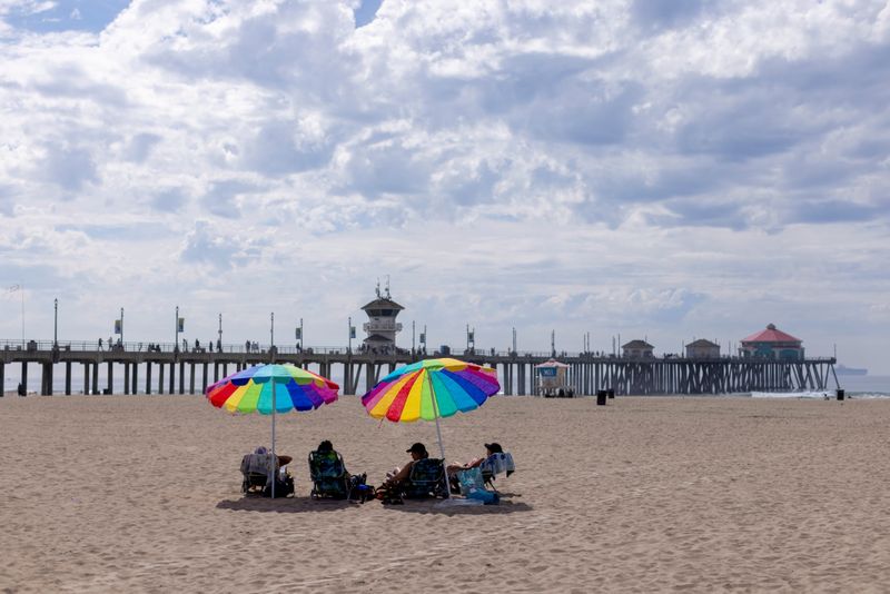 Beaches in southern California city to reopen after oil spill