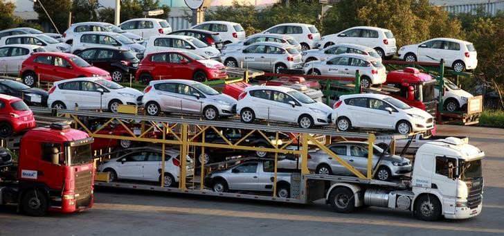 U.S. auto retailer Lithia Motors profit nearly doubles on record car prices