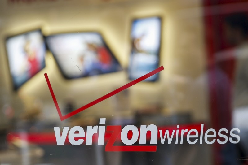 Verizon Gains as Demand for 5G Boosts Postpaid Base, Revenue