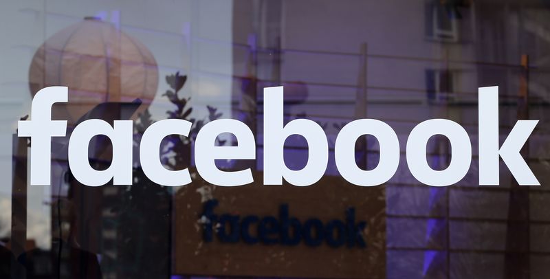 Facebook, Alphabet Lower as Apple Privacy Changes Spook Snap