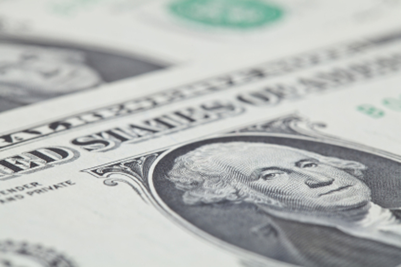 Dollar Edges Lower; Sterling in Focus ahead of U.K. Budget