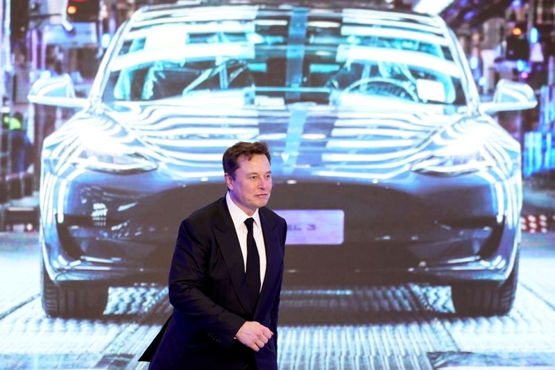Twitter users say 'yes' to Musk's proposal to sell 10% of his Tesla stock