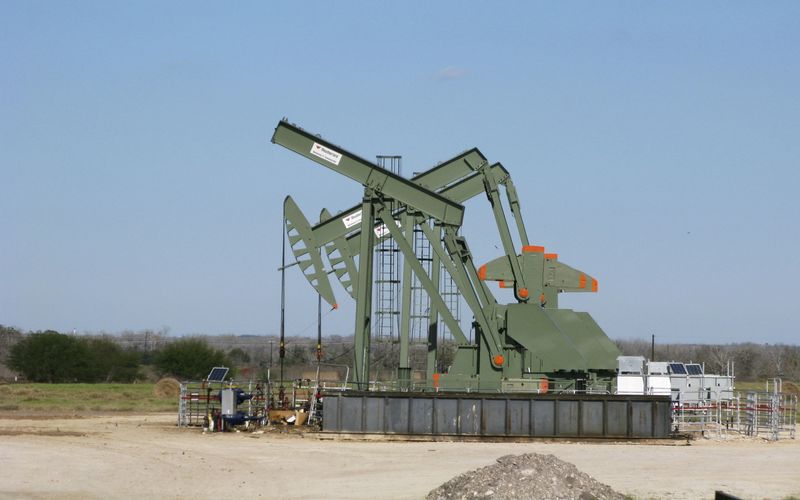 Oil prices slide as China readies release of crude from strategic reserves