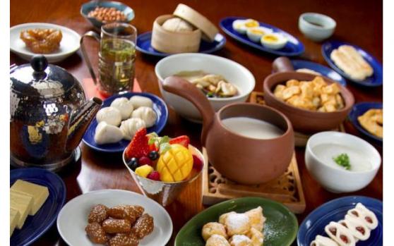 11月18日财经早餐:美元高位回落,黄金收于五个月来最高,油价跌至六周低点