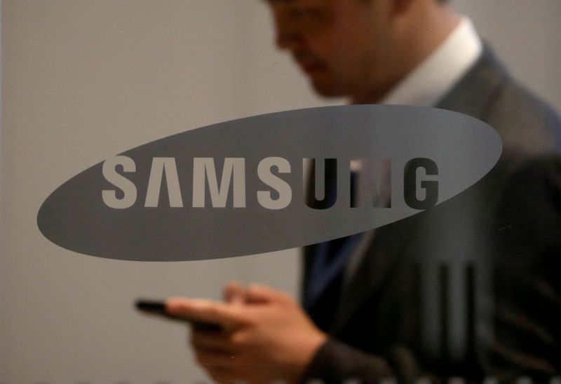 Samsung Elec sees tech device recovery in 2022, more supply chain challenges
