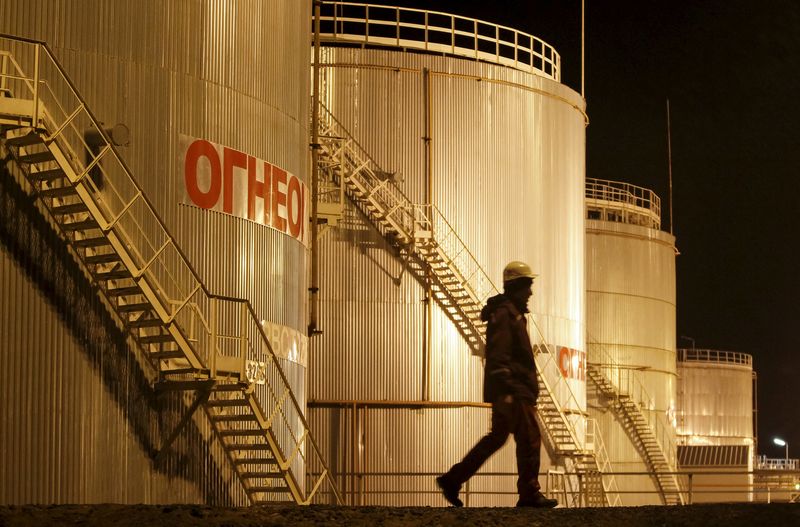 Oil Falls First Time in 7 Sessions on Specter of Iran Nuclear Deal