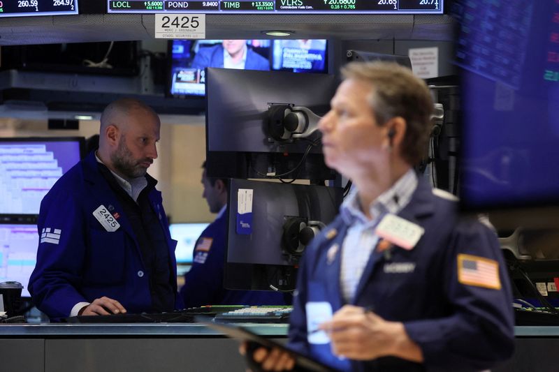 Wall St rallies as West hits Russia with new sanctions