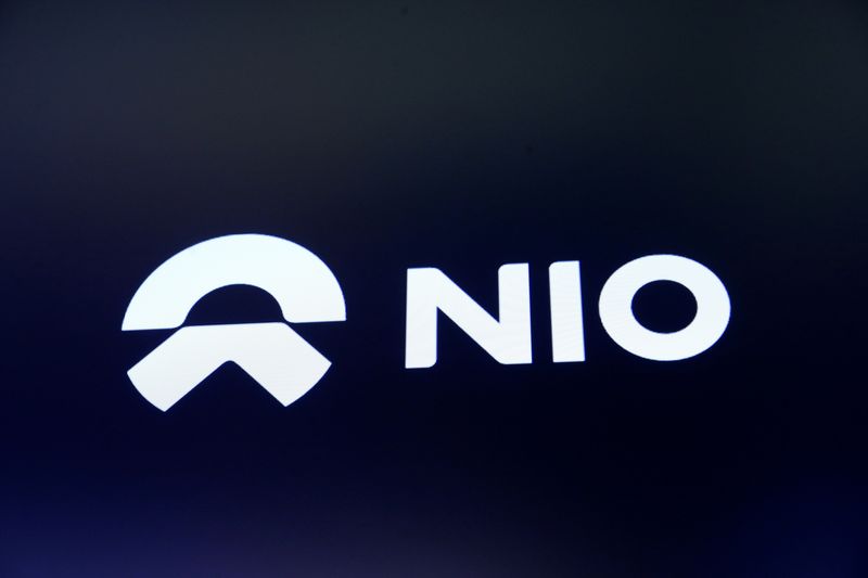 Chinese EV maker Nio pursues Hong Kong, Singapore secondary listings