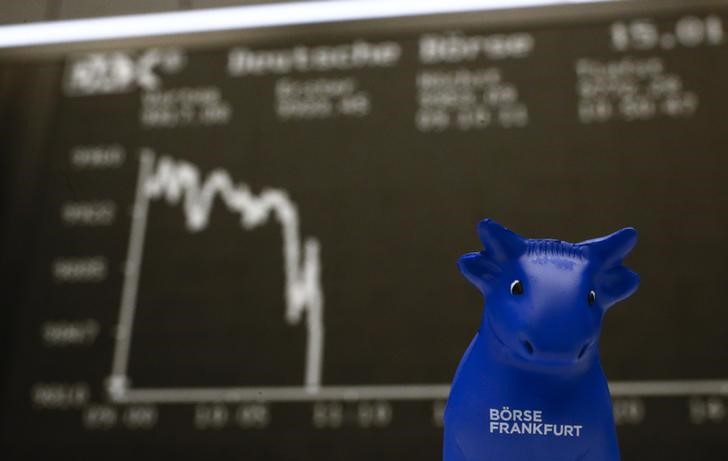 European Stocks Lower; More Russian Sanctions, Aggressive Fed Weigh