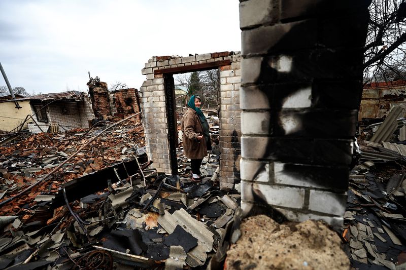 As battle looms in Ukraine's east, Austrian leader to meet Putin