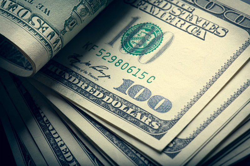 Dollar Edges Higher as Yields Rise; Euro Receives Macron Boost