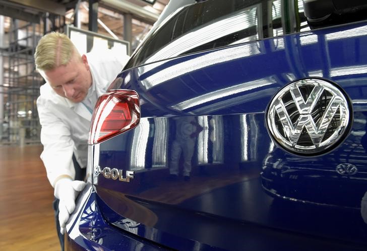 Volkswagen Falls After March Deliveries Slump, Hedges Turn Sour