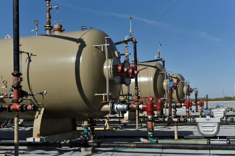 Oil Inventories Unexpectedly Fall by 4.5M Barrels Last Week: API