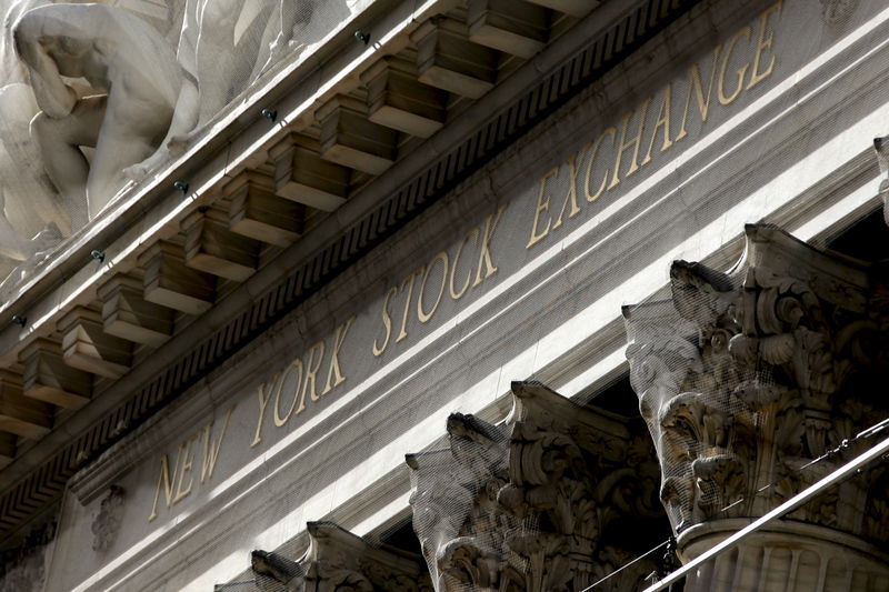 U.S. GDP, Apple & Amazon Earnings, Yen Slump - What's Moving Markets
