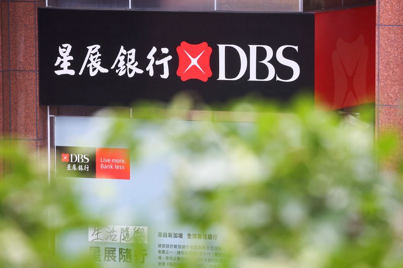 Singapore banks post Q1 profit declines in weak markets