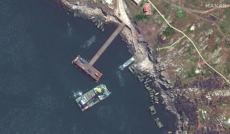 Ukraine forces thwart Russian armoured column crossing river