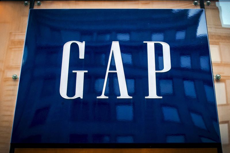 Wall St gains as economic data allays growth concerns