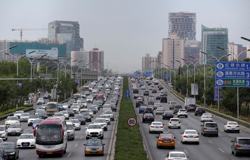 China to halve purchase tax for small-engine cars