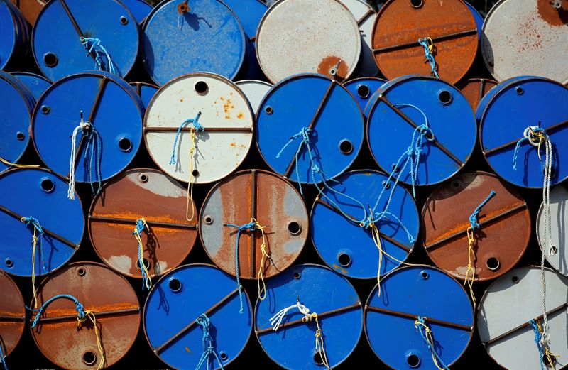 Oil prices fall on prospect of OPEC offsetting Russian output loss