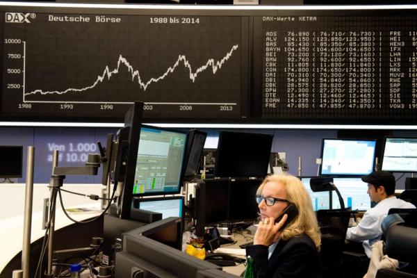 Fed Hike Talk, Bitcoin Bounce, Macron Defeated - What's Moving Markets