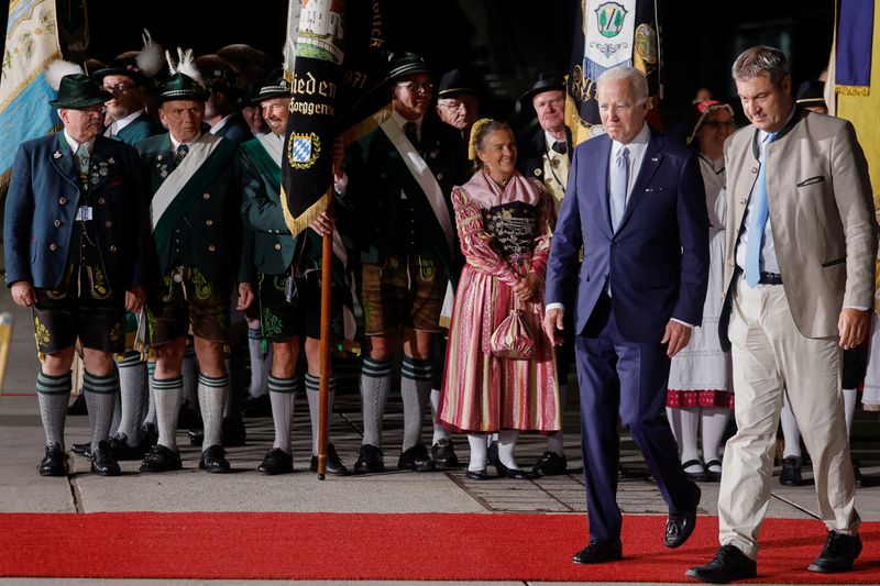 Biden urges G7 to stay together as leaders target Russian gold, oil price