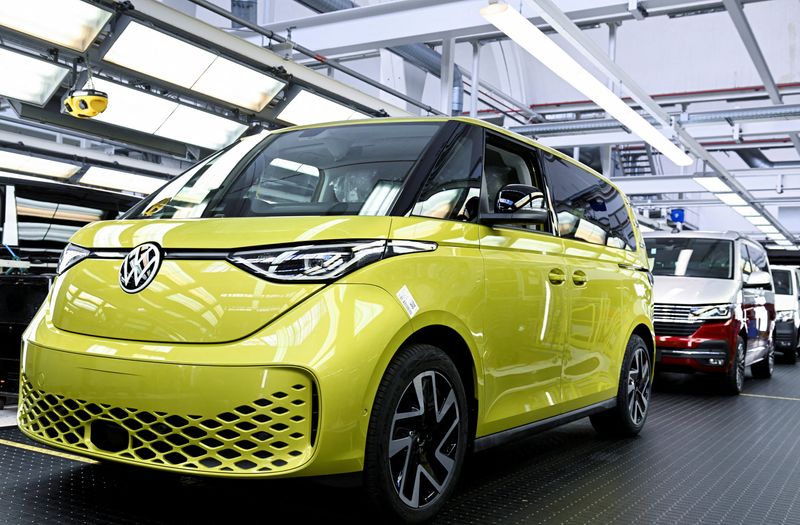 EV battery output bigger challenge than EU combustion engine ban, says VW
