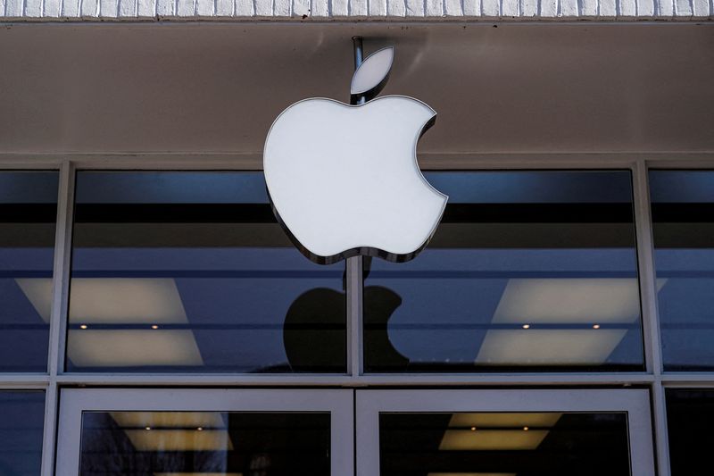 Russia says Apple violates antitrust laws