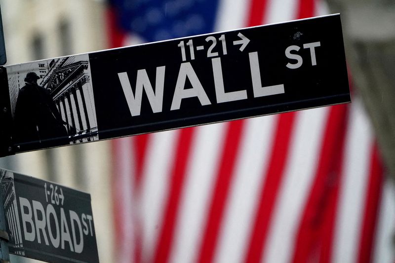 Wall Street closes sharply higher on strong corporate earnings