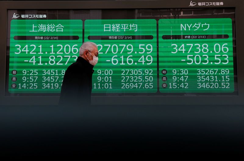 Buoyant company earnings lift recession-focused markets